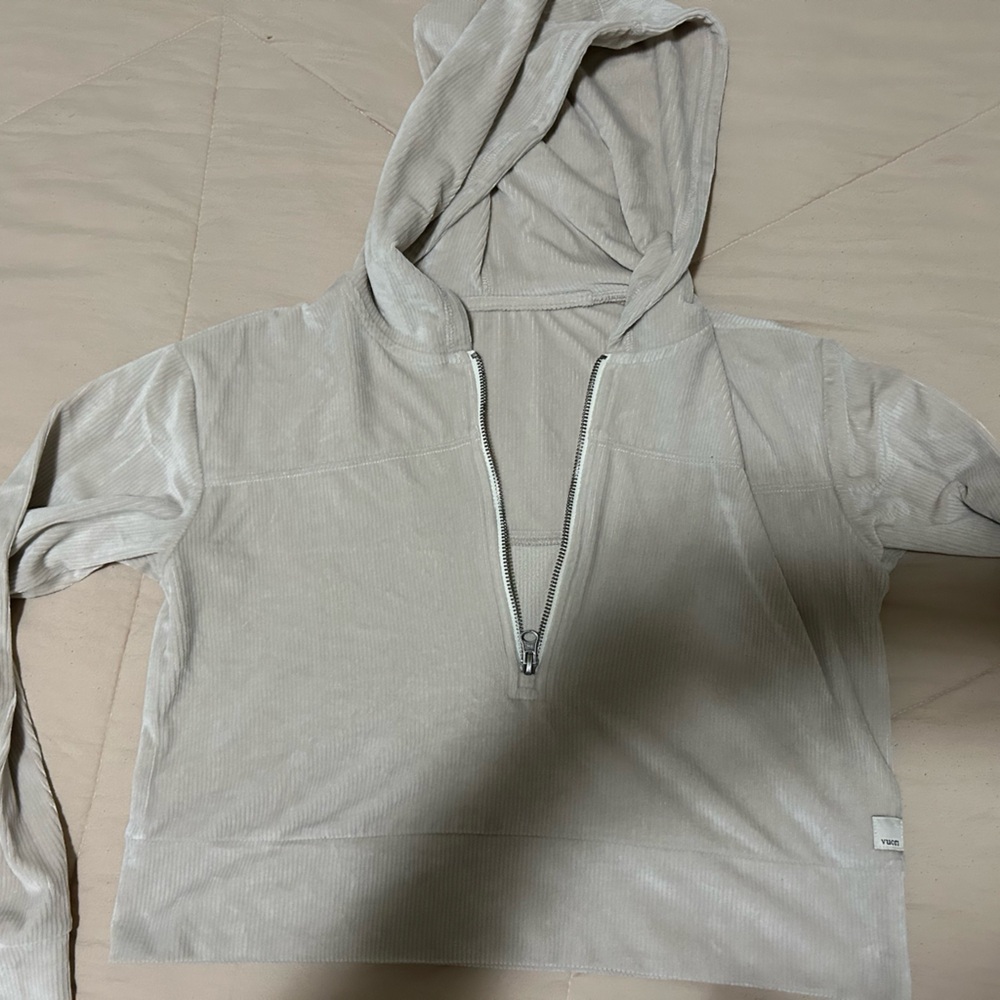 Vuori Light Beige Crop Hoodie